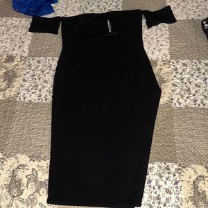 Bodycon dress with side slit